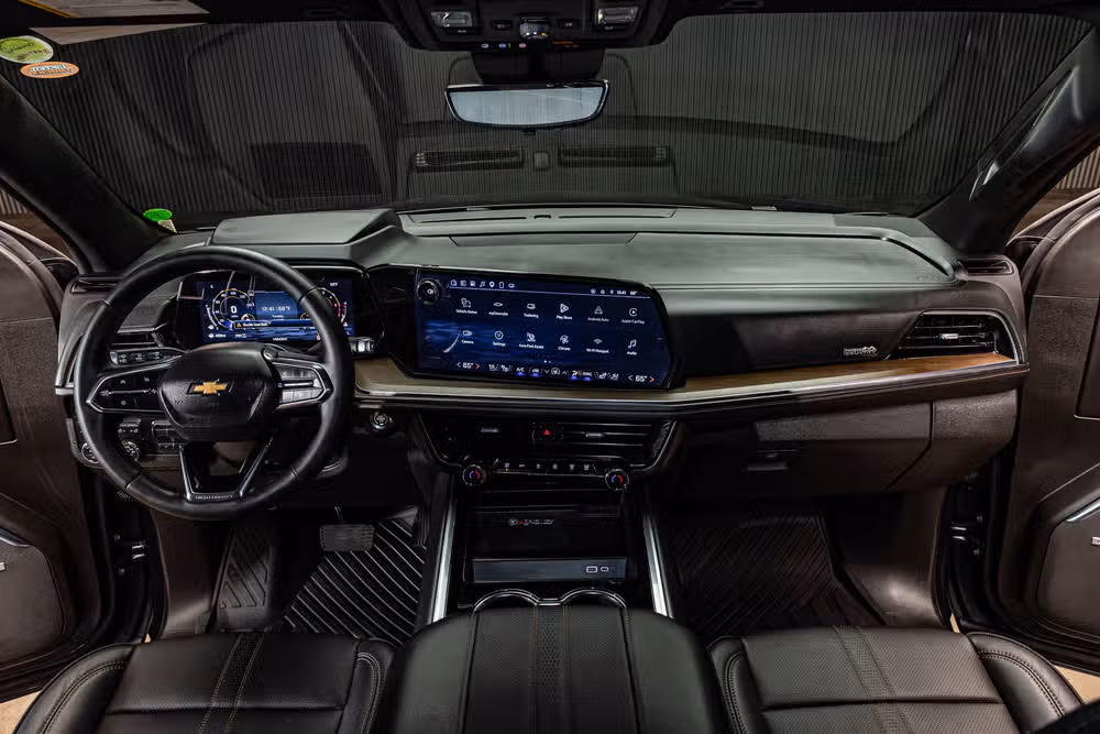 2025 Chevrolet Suburban High Country Image 15