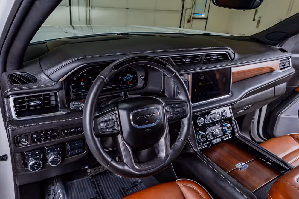 2024 GMC Yukon Denali Ultimate Image 17