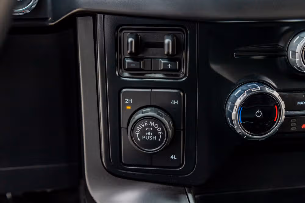 2024 Ford F-150 XLT SuperCrew Image 24