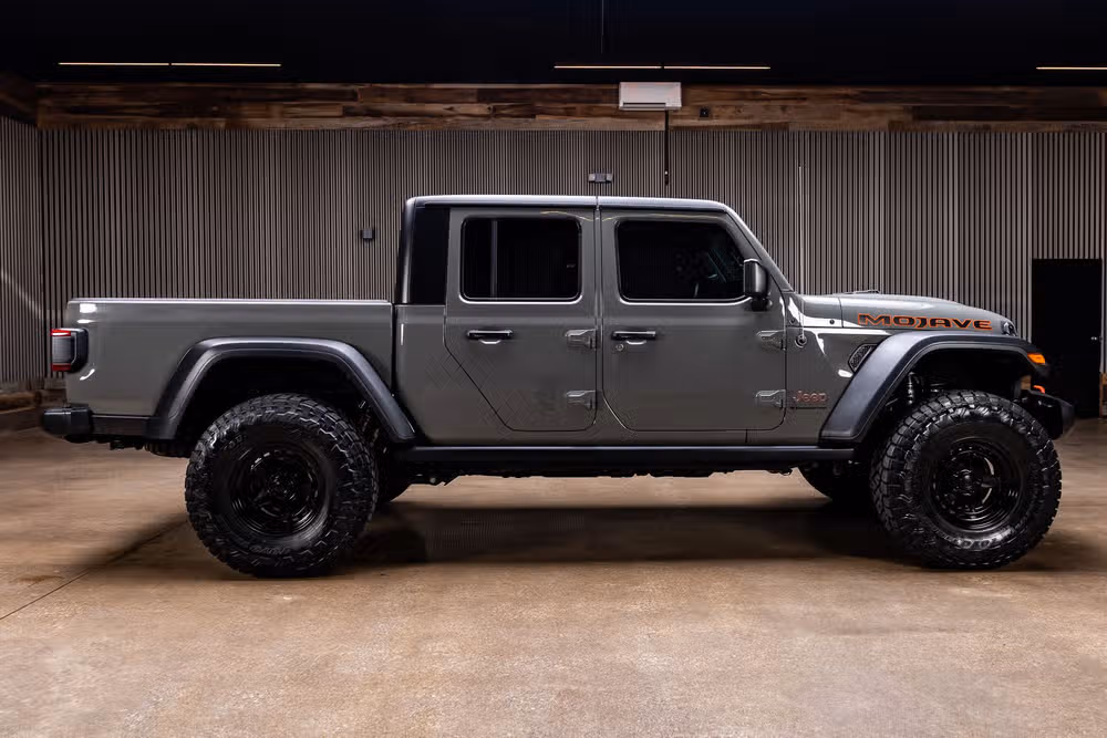 2023 Jeep Gladiator Mojave Crew Cab Image 11