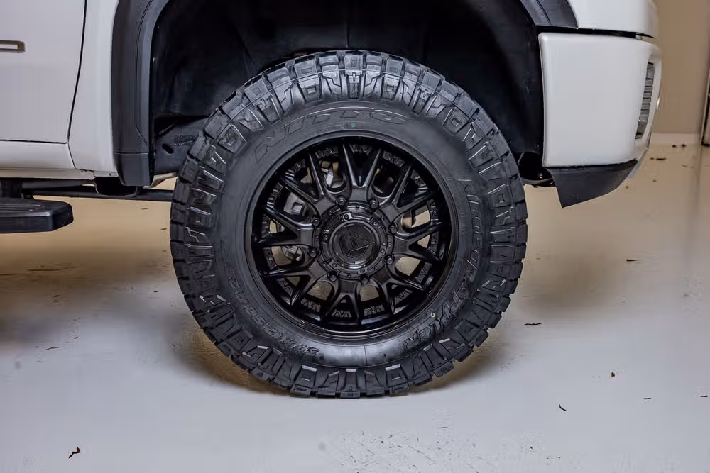 2022 GMC Sierra 3500HD Denali Crew Cab Image 12