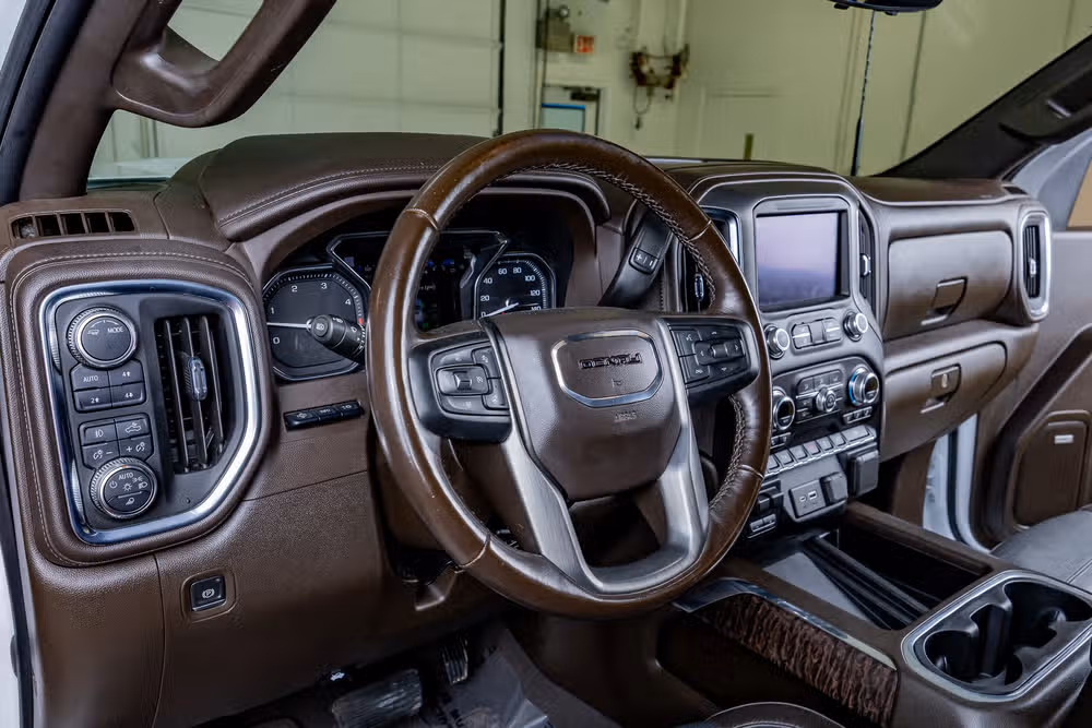 2022 GMC Sierra 3500HD Denali Crew Cab Image 17