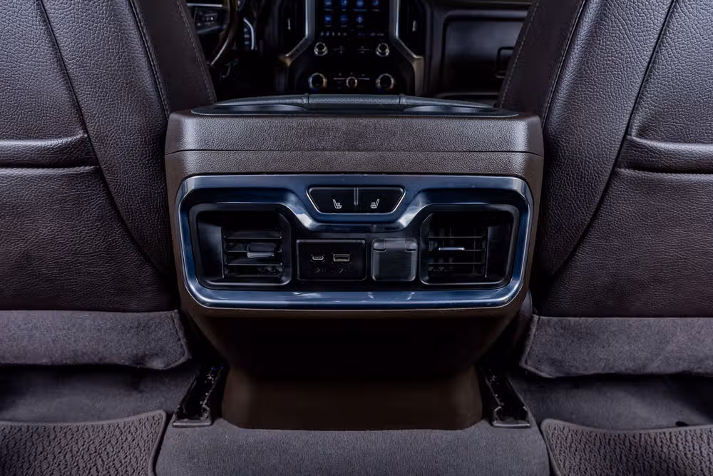 2022 GMC Sierra 3500HD Denali Crew Cab Image 33