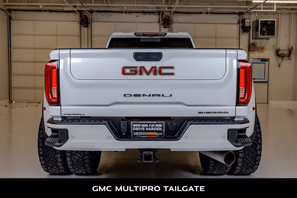2022 GMC Sierra 3500HD Denali Crew Cab Image 8