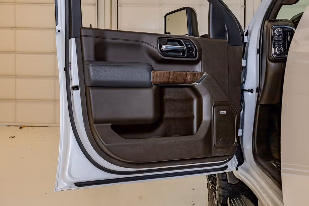 2022 GMC Sierra 3500HD Denali Crew Cab Image 36