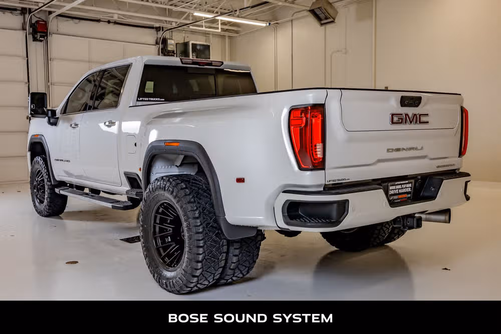 2022 GMC Sierra 3500HD Denali Crew Cab Image 7