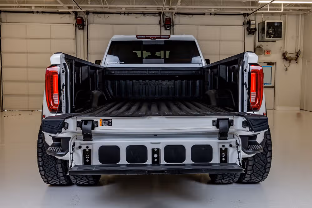 2022 GMC Sierra 3500HD Denali Crew Cab Image 9