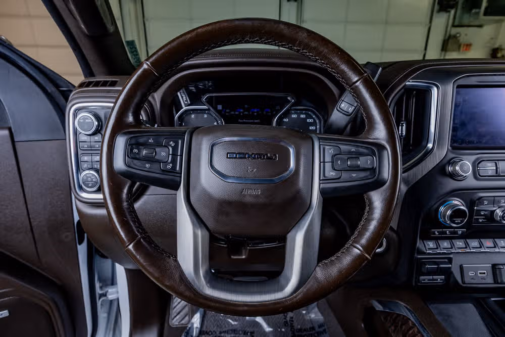 2022 GMC Sierra 3500HD Denali Crew Cab Image 19