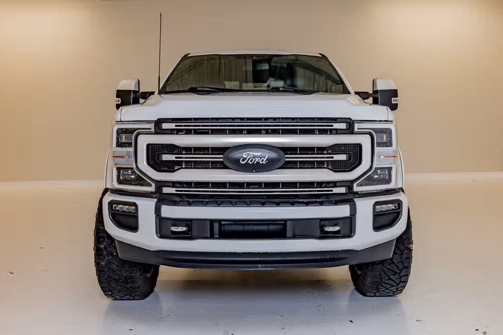 2022 Ford F-250 Super Duty Platinum Crew Cab Image 2