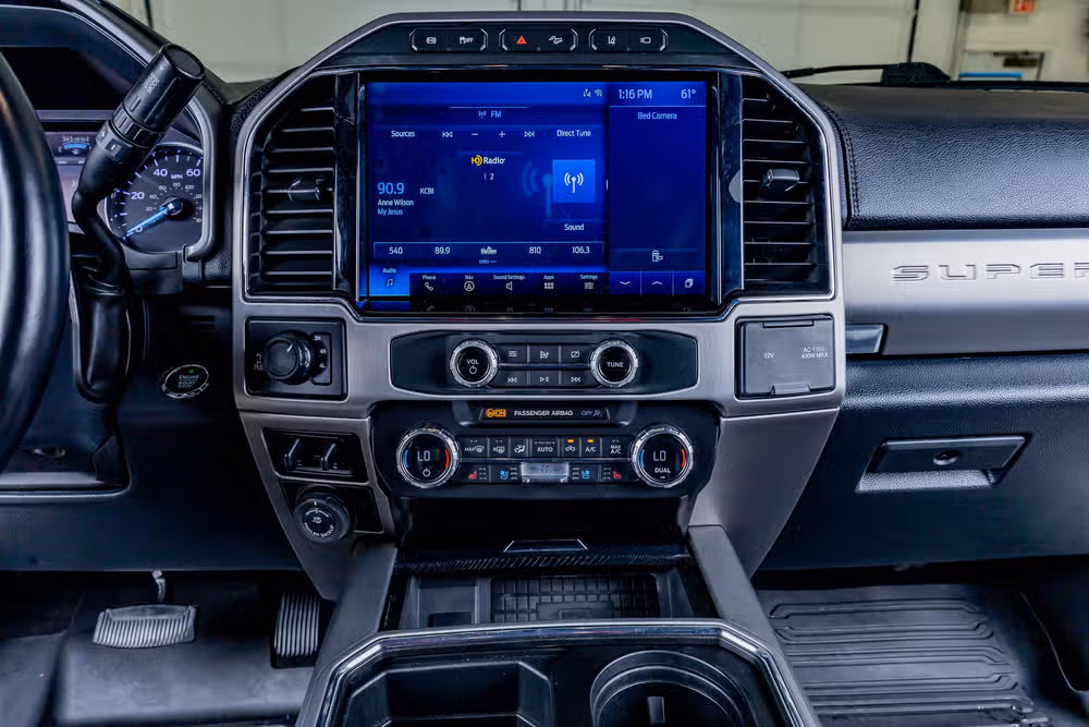 2022 Ford F-250 Super Duty Platinum Crew Cab Image 24