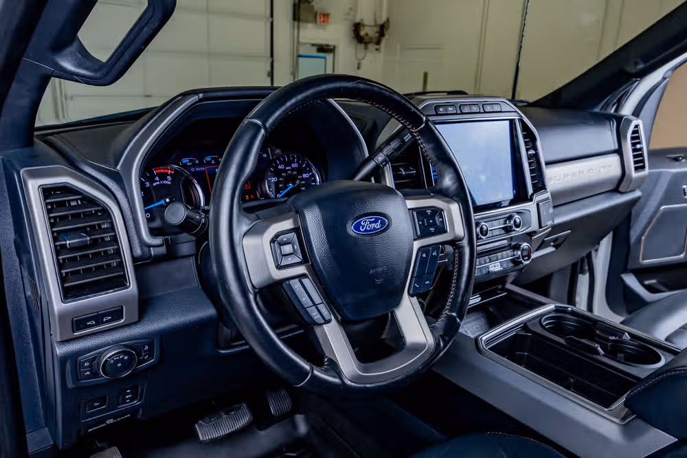 2022 Ford F-250 Super Duty Platinum Crew Cab Image 16