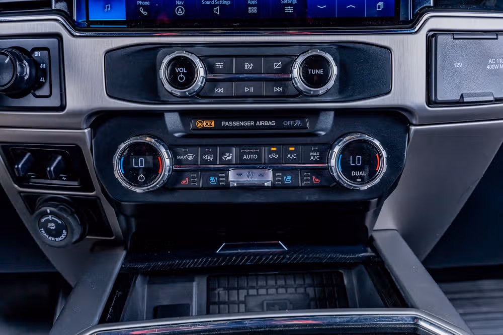 2022 Ford F-250 Super Duty Platinum Crew Cab Image 27