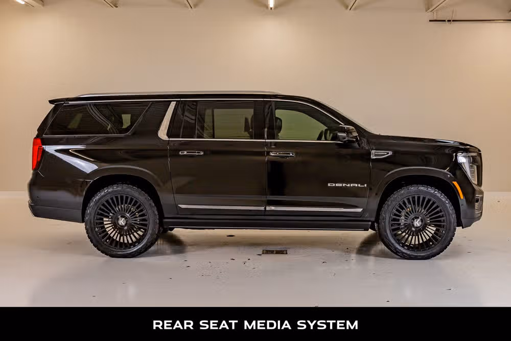 2025 GMC Yukon XL Denali Ultimate Image 10