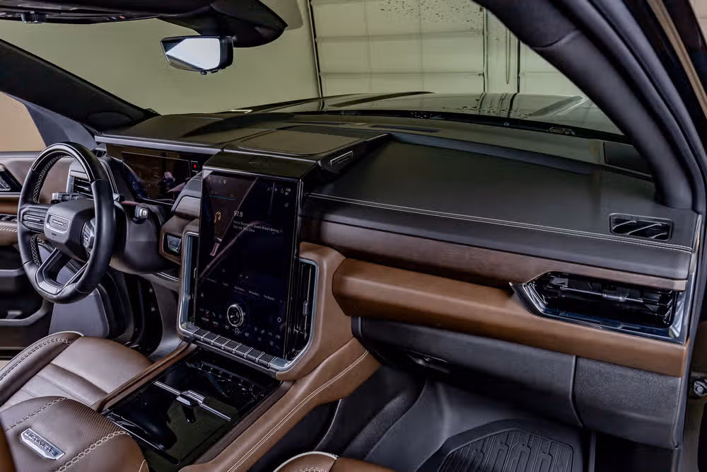 2025 GMC Yukon XL Denali Ultimate Image 17