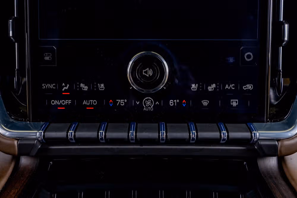 2025 GMC Yukon XL Denali Ultimate Image 26