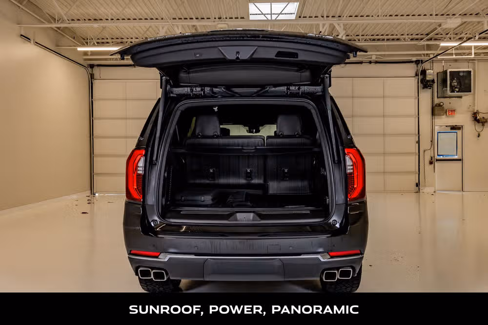 2025 GMC Yukon XL Denali Ultimate Image 9