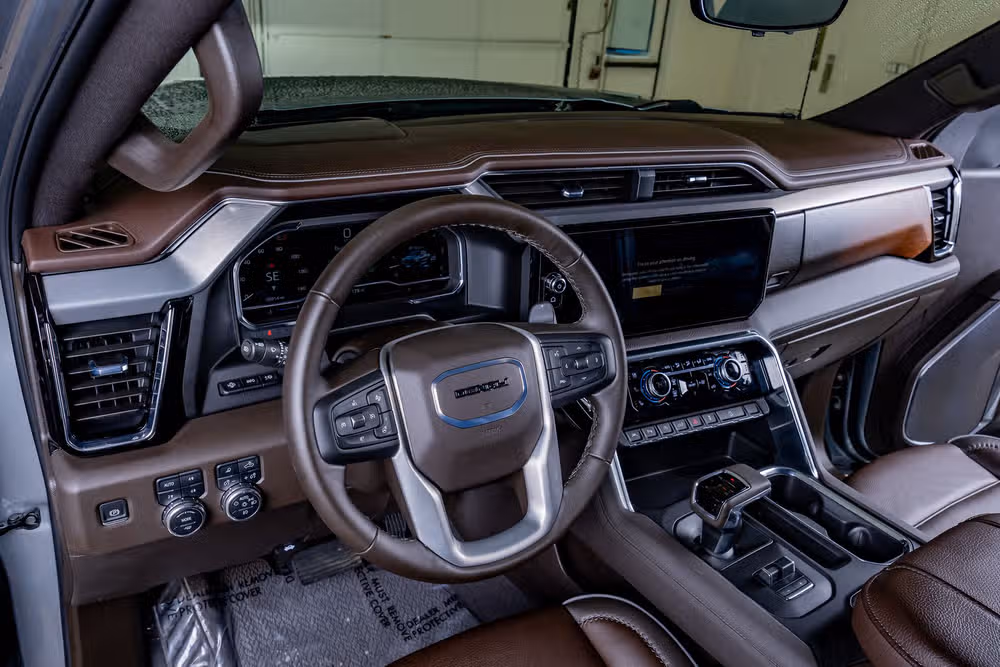 2025 GMC Sierra 1500 Denali Crew Cab Image 17