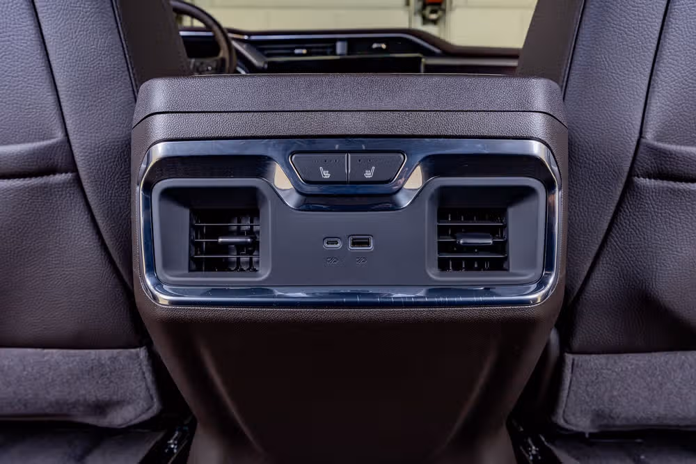 2025 GMC Sierra 1500 Denali Crew Cab Image 33