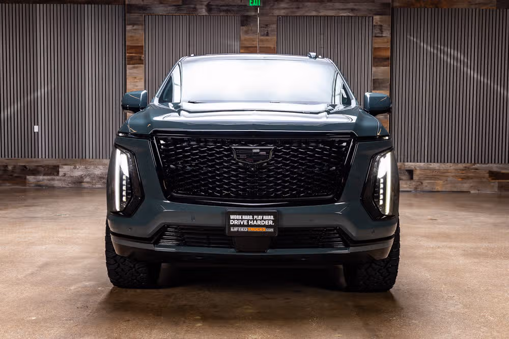 2025 Cadillac Escalade Sport Image 2