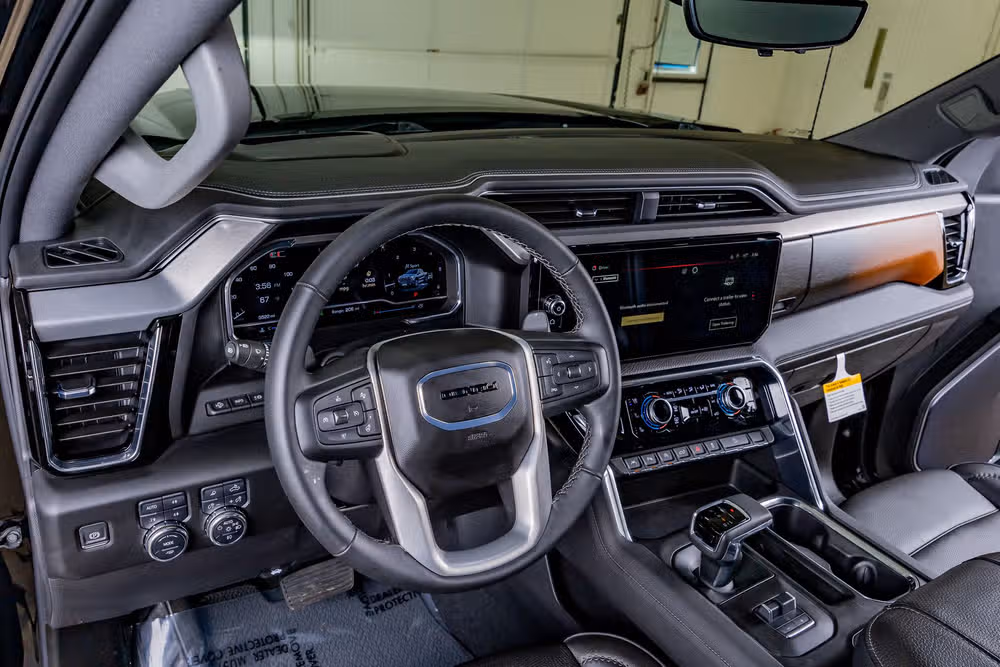 2025 GMC Sierra 1500 Denali Crew Cab Image 17