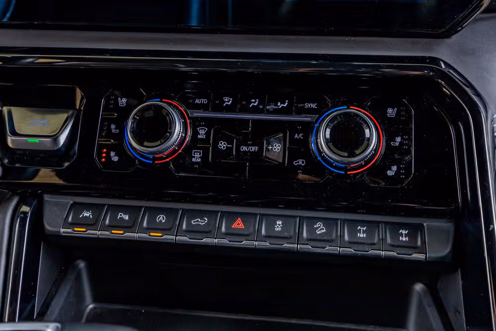 2023 GMC Sierra 1500 AT4X Crew Cab Image 27