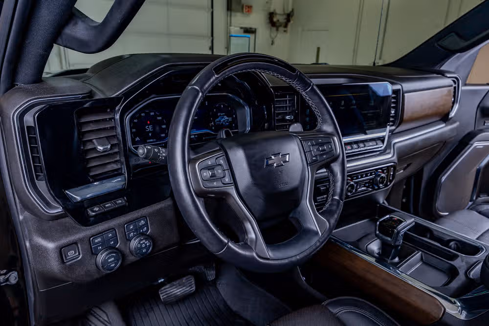 2024 Chevrolet Silverado 1500 High Country Crew Cab Image 17