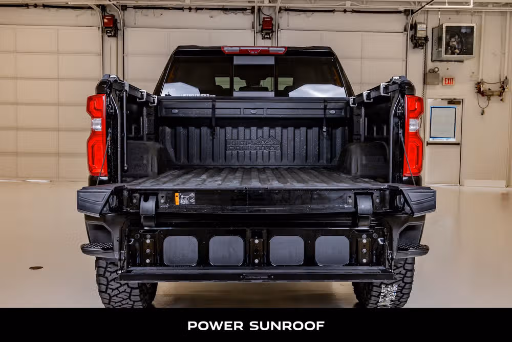 2024 Chevrolet Silverado 1500 High Country Crew Cab Image 9