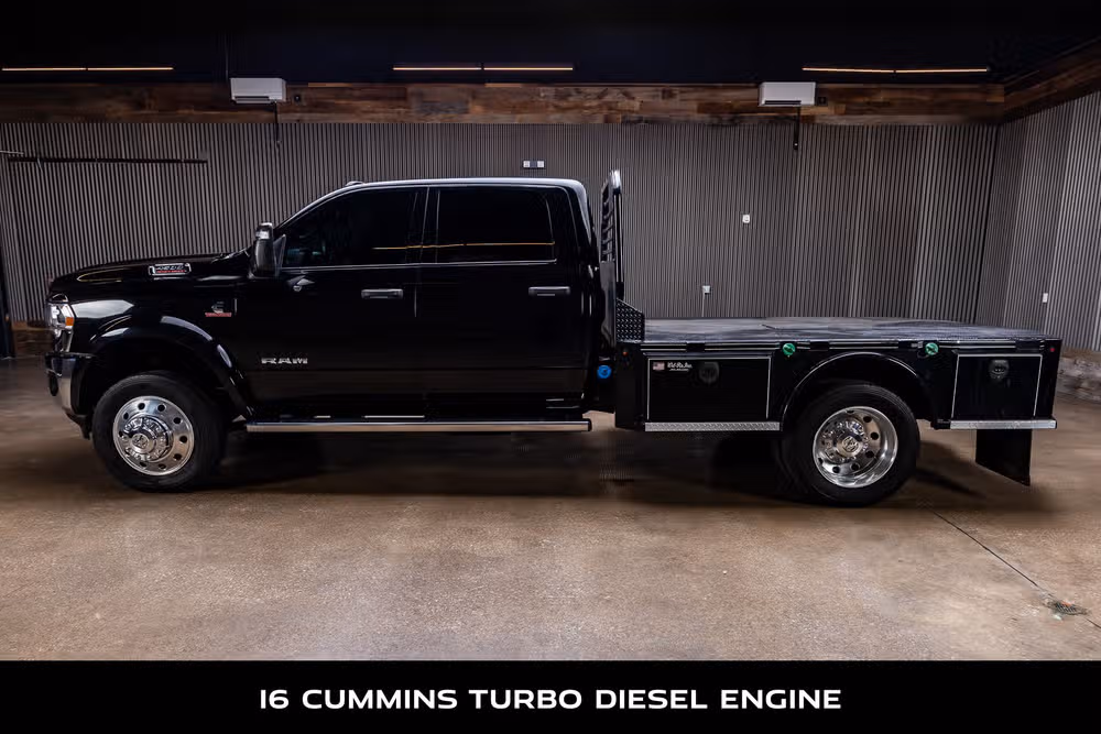 2024 Ram 4500 SLT Chassis Crew Cab Image 5