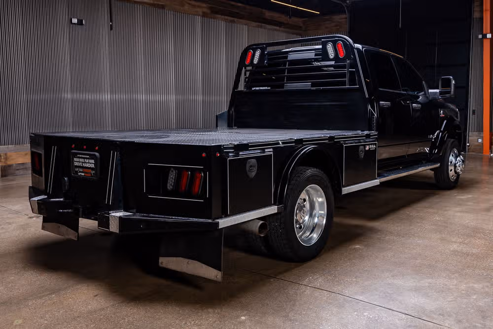 2024 Ram 4500 SLT Chassis Crew Cab Image 8