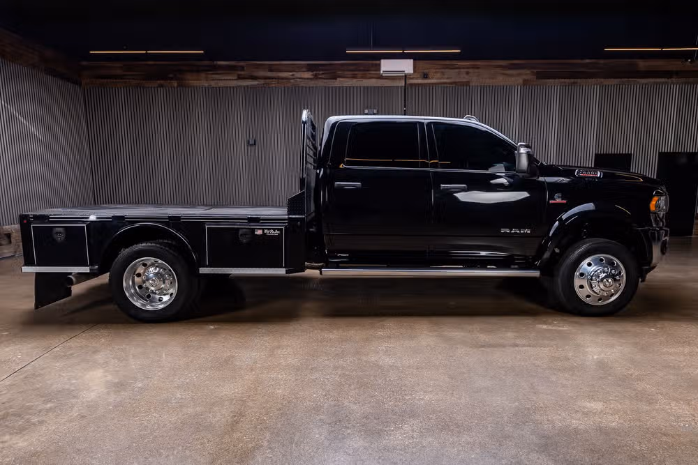 2024 Ram 4500 SLT Chassis Crew Cab Image 9