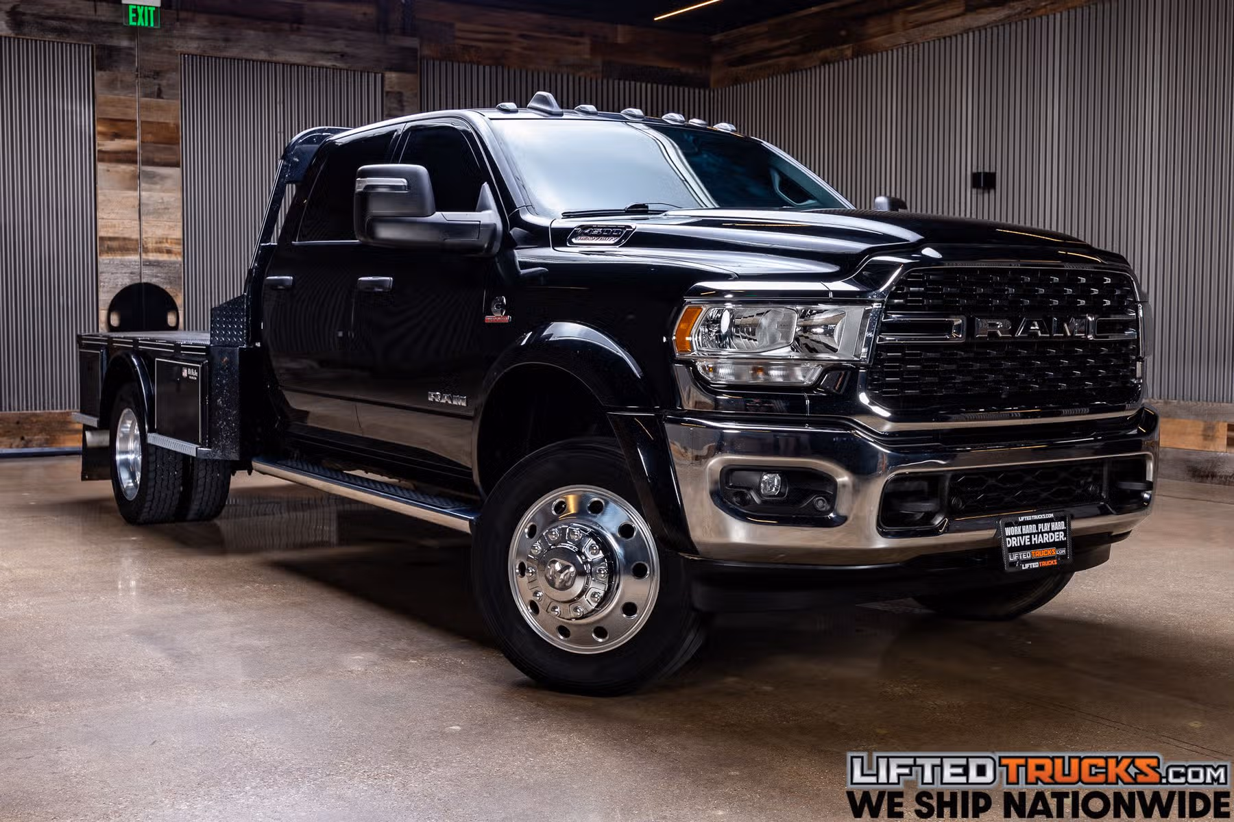 2024 Ram 4500 SLT Chassis Crew Cab Image 1