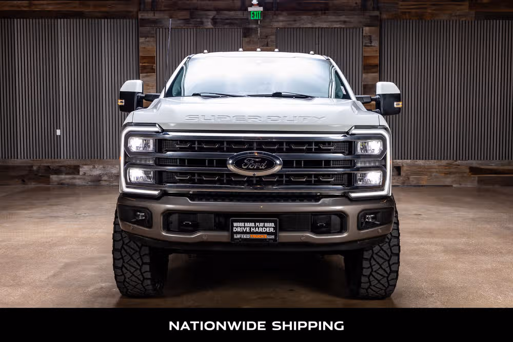 2023 Ford F-250 Super Duty King Ranch Crew Cab Image 4