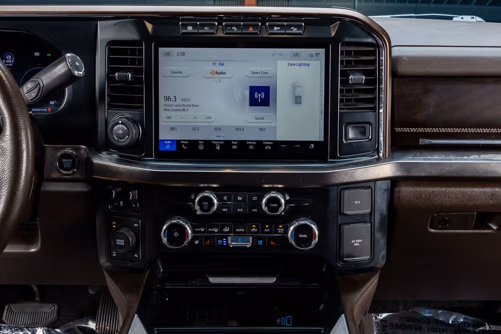 2023 Ford F-250 Super Duty King Ranch Crew Cab Image 25