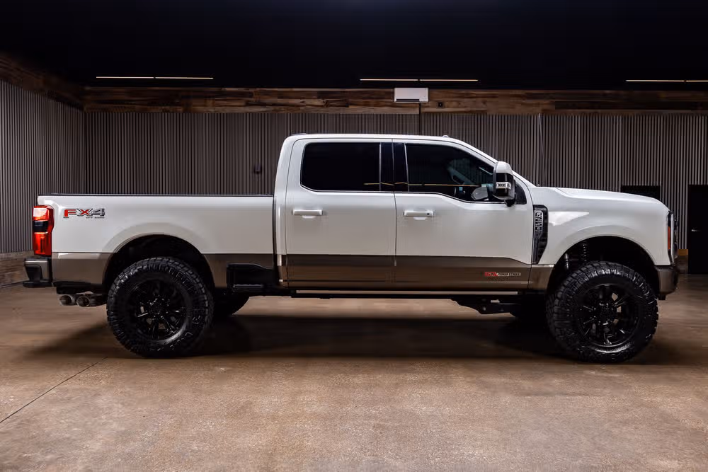 2023 Ford F-250 Super Duty King Ranch Crew Cab Image 11