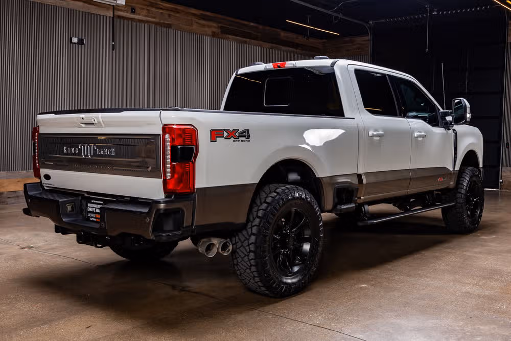 2023 Ford F-250 Super Duty King Ranch Crew Cab Image 10