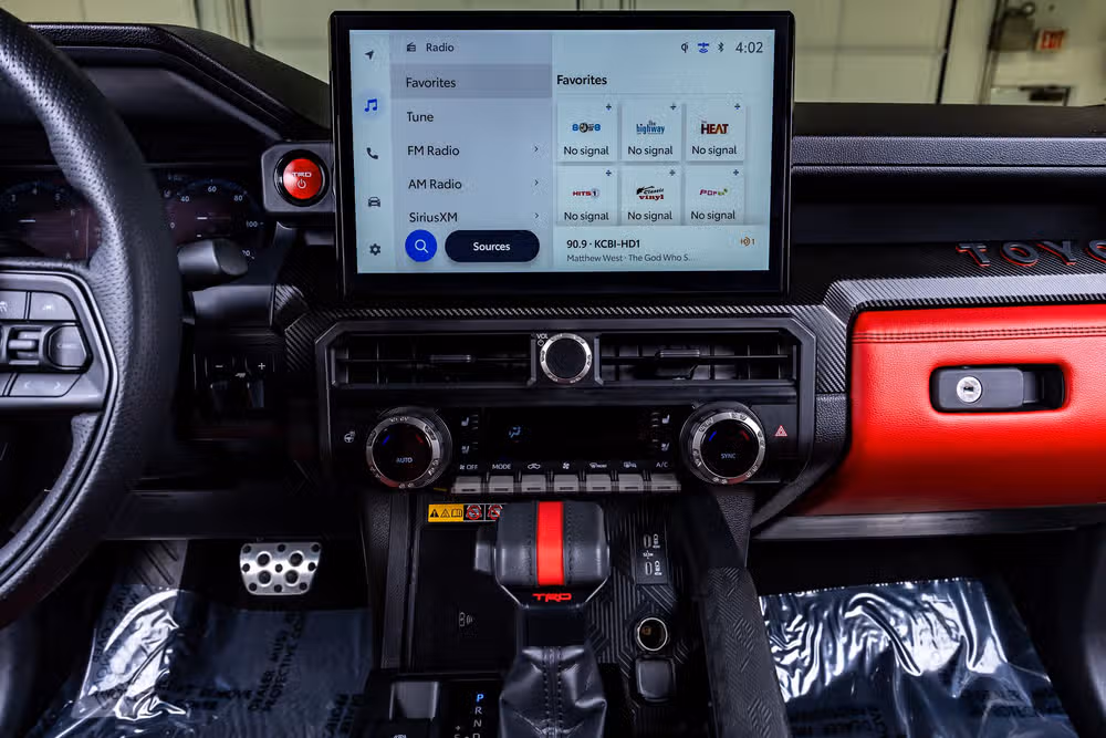 2025 Toyota Tacoma TRD Pro HV Double Cab Image 24