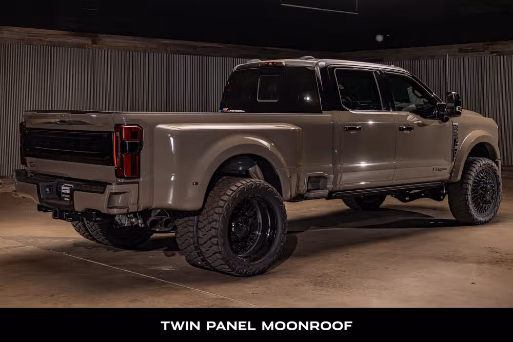 2026 Ford F-450 Super Duty Platinum Plus Crew Cab Image 10