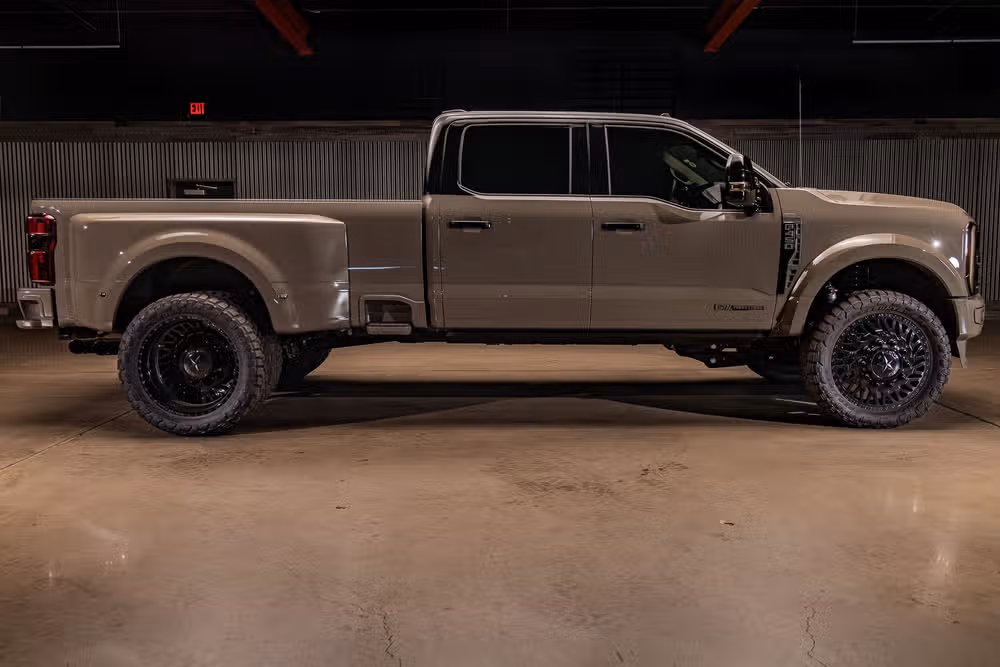 2026 Ford F-450 Super Duty Platinum Plus Crew Cab Image 11
