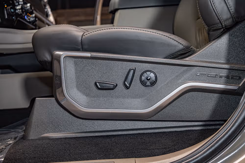 2026 Ford F-450 Super Duty Platinum Plus Crew Cab Image 22