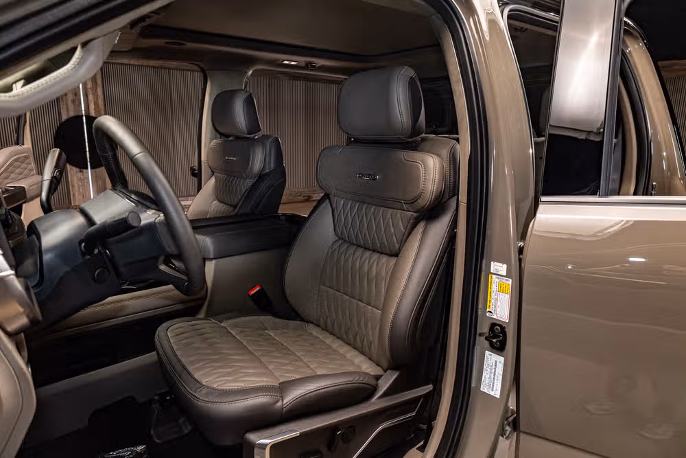 2026 Ford F-450 Super Duty Platinum Plus Crew Cab Image 21