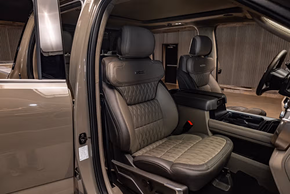 2026 Ford F-450 Super Duty Platinum Plus Crew Cab Image 28