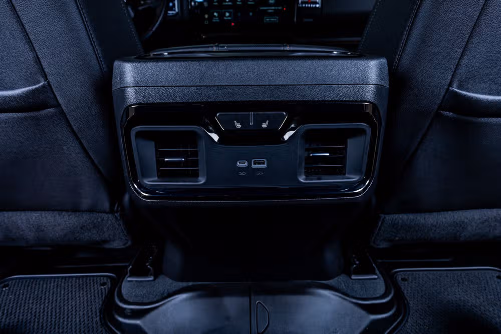 2023 GMC Sierra 1500 AT4 Black Widow Crew Cab Image 32
