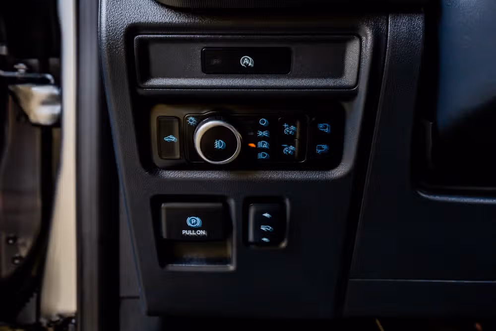 2025 Ford F-150 Platinum SuperCrew Image 17
