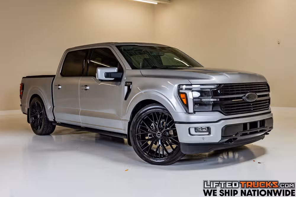 2025 Ford F-150 Platinum SuperCrew Image 1