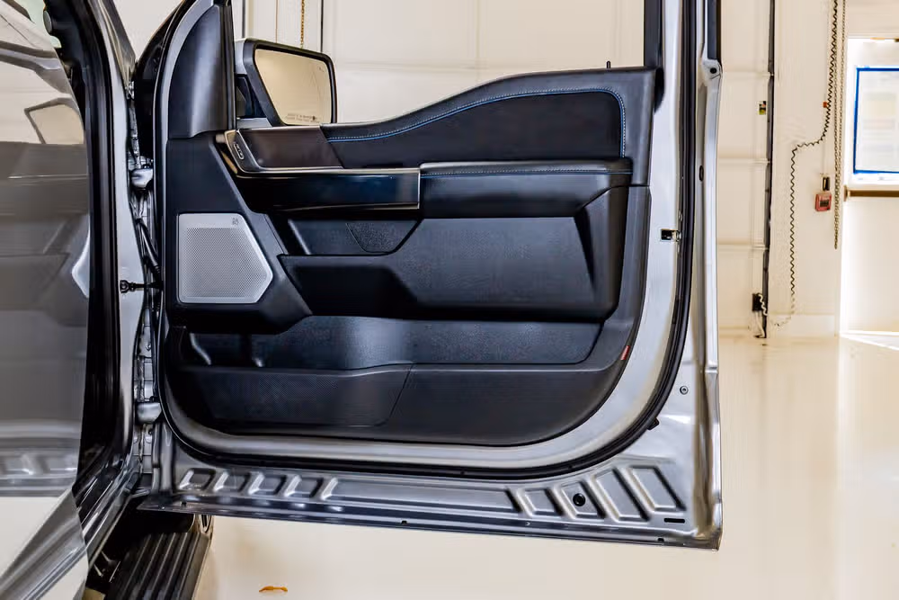2025 Ford F-150 Platinum SuperCrew Image 32