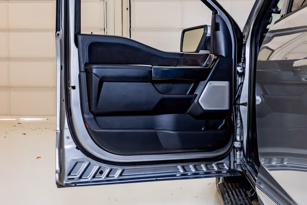 2025 Ford F-150 Platinum SuperCrew Image 31