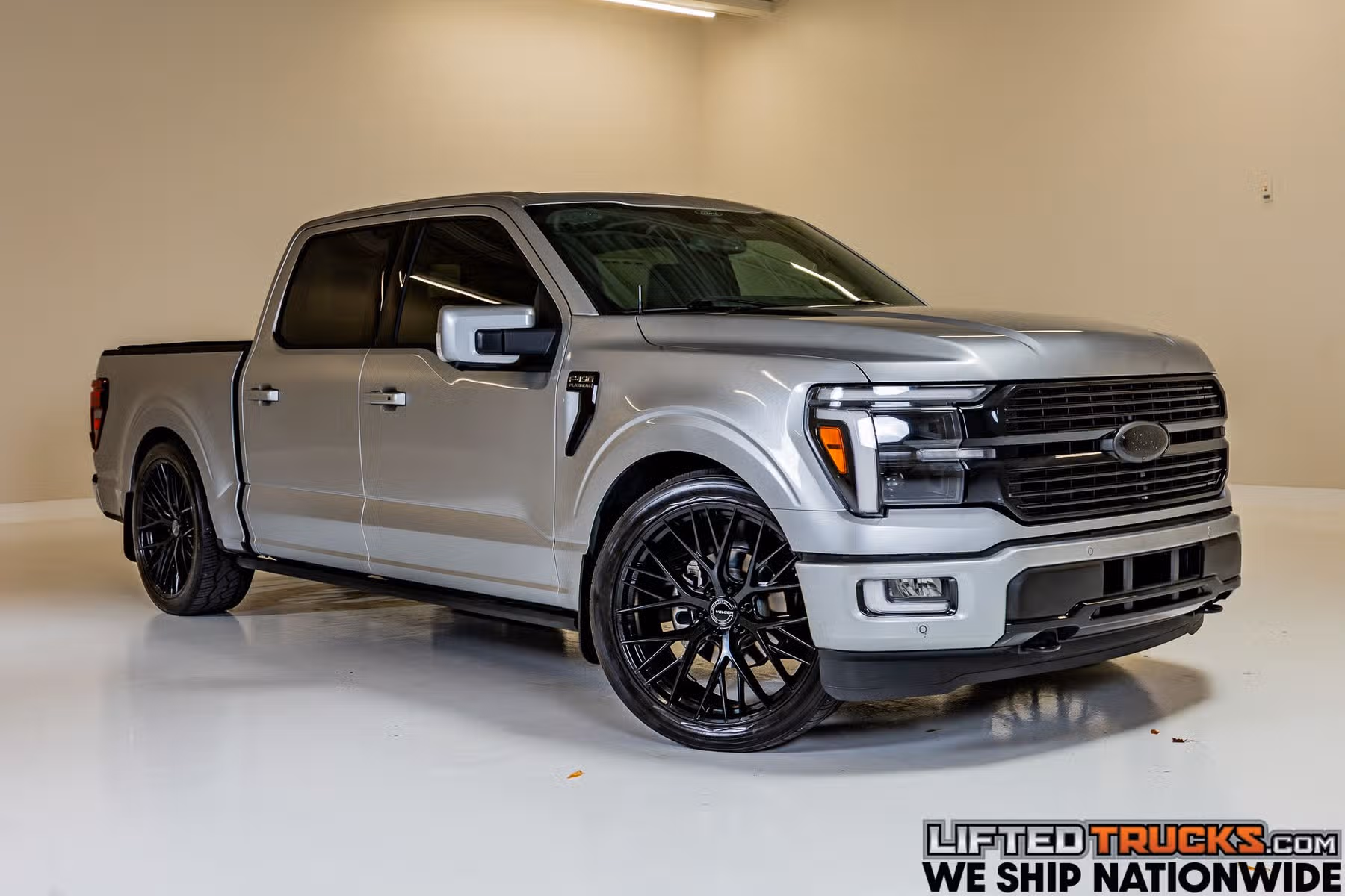 2025 Ford F-150 Platinum SuperCrew Image 1