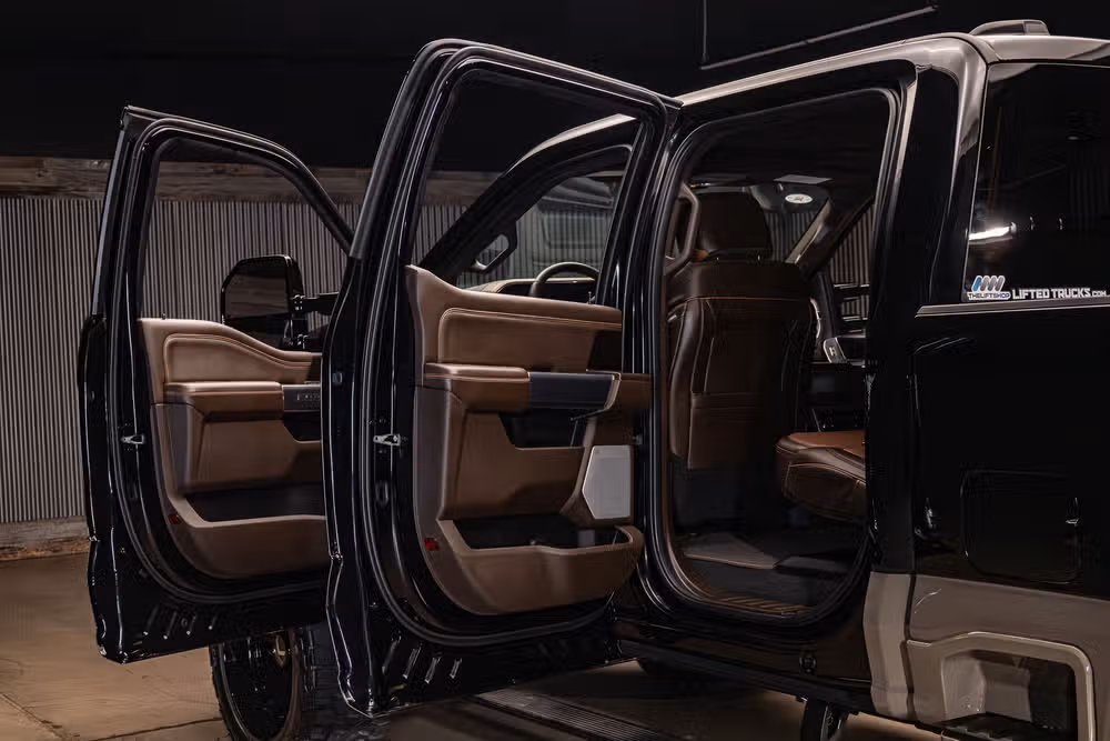2026 Ford F-250 Super Duty King Ranch Crew Cab Image 31