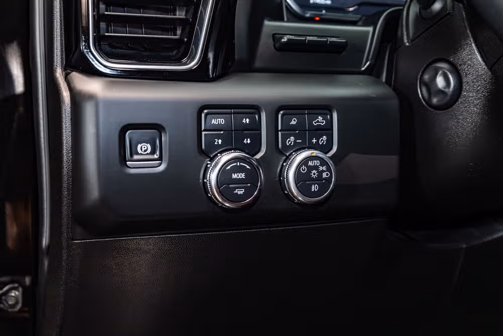 2025 GMC Sierra 1500 Denali Ultimate Crew Cab Image 17