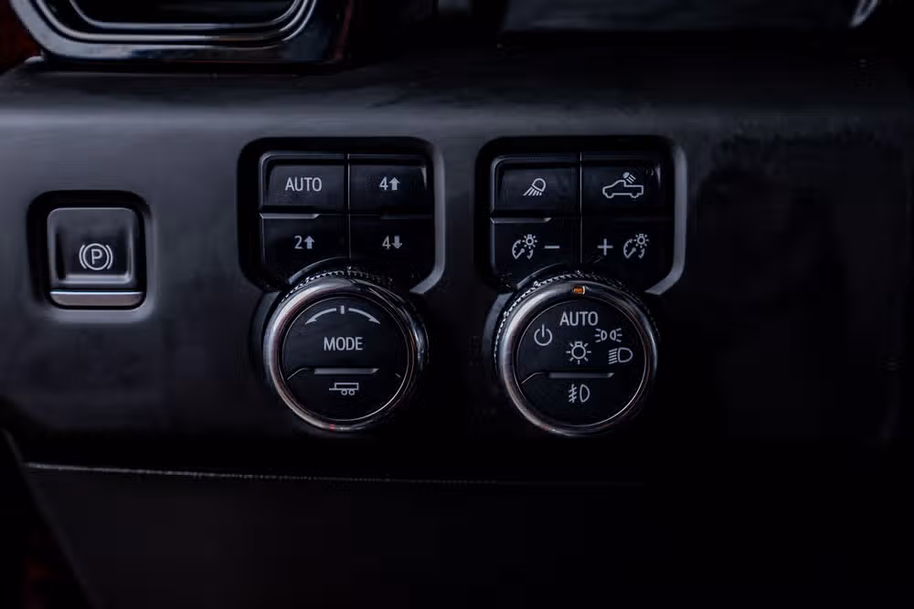 2023 GMC Sierra 1500 AT4 Crew Cab Image 22